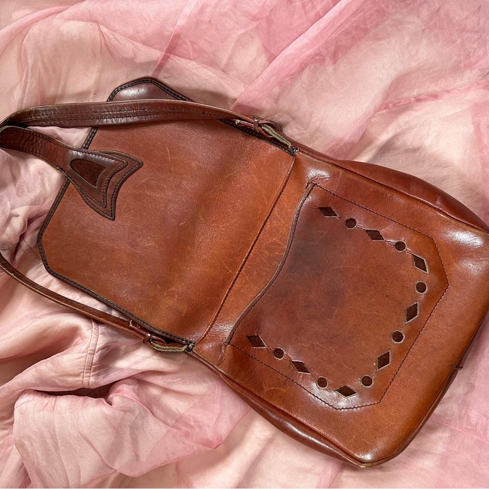 ✨ vintage 1970s leather bag - Picture 4 of 6